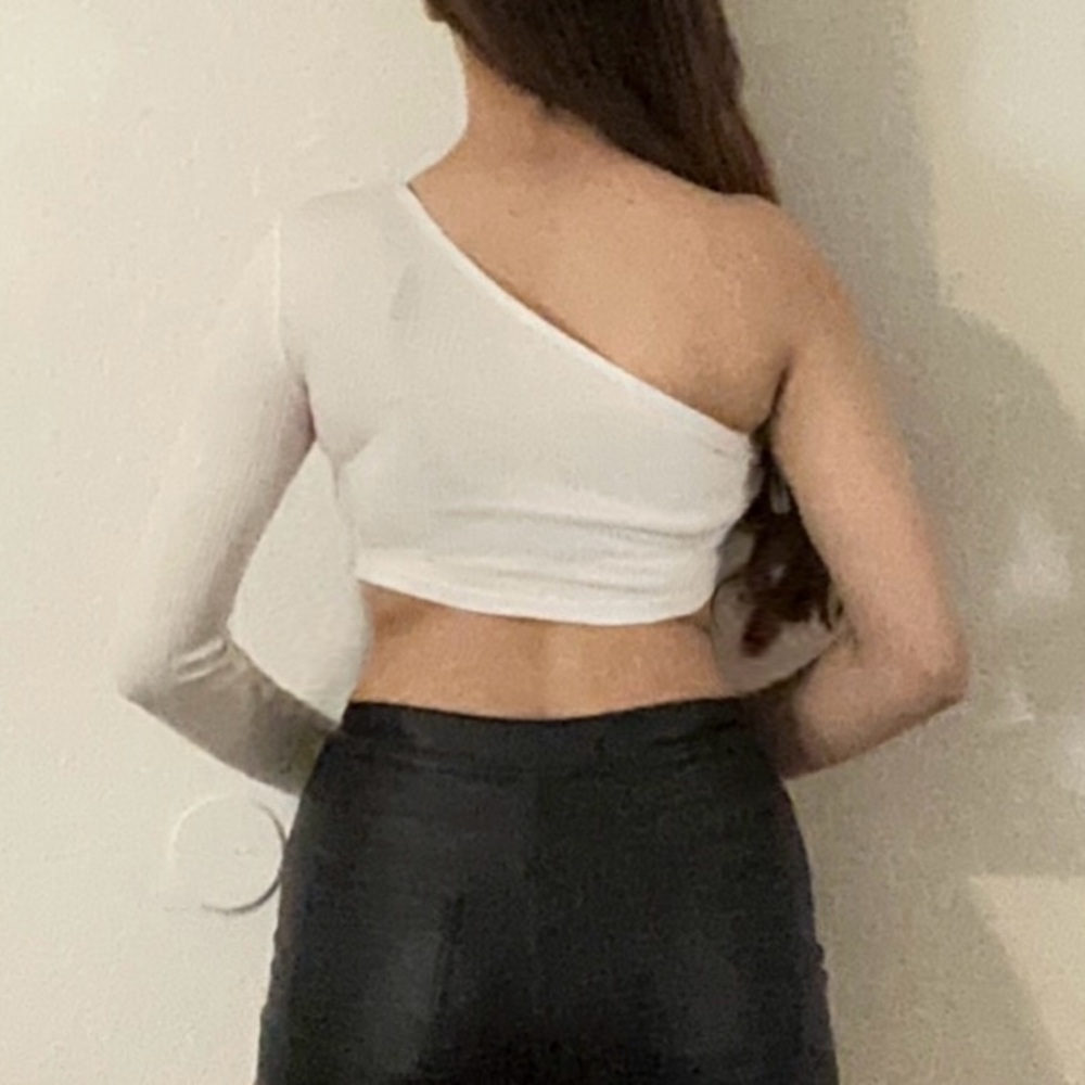 Chic Off-Shoulder Ribbed Top - Picture 3 of 3